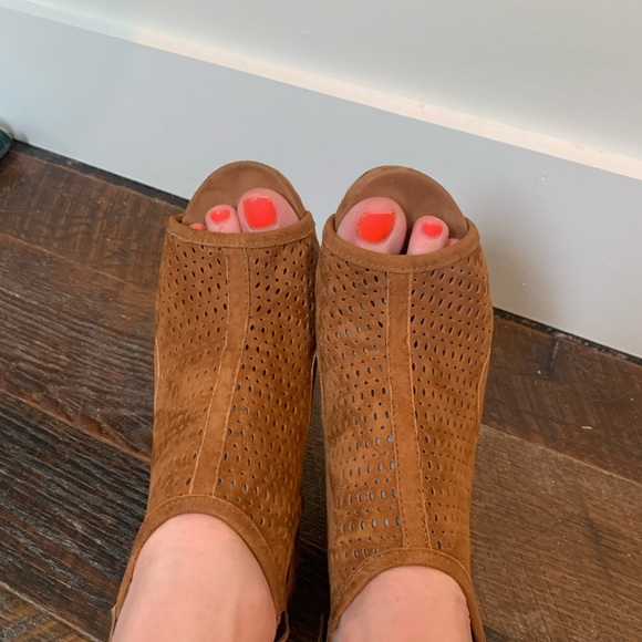 Vaneli suede sandals Size 7 1/2 - Picture 8 of 14